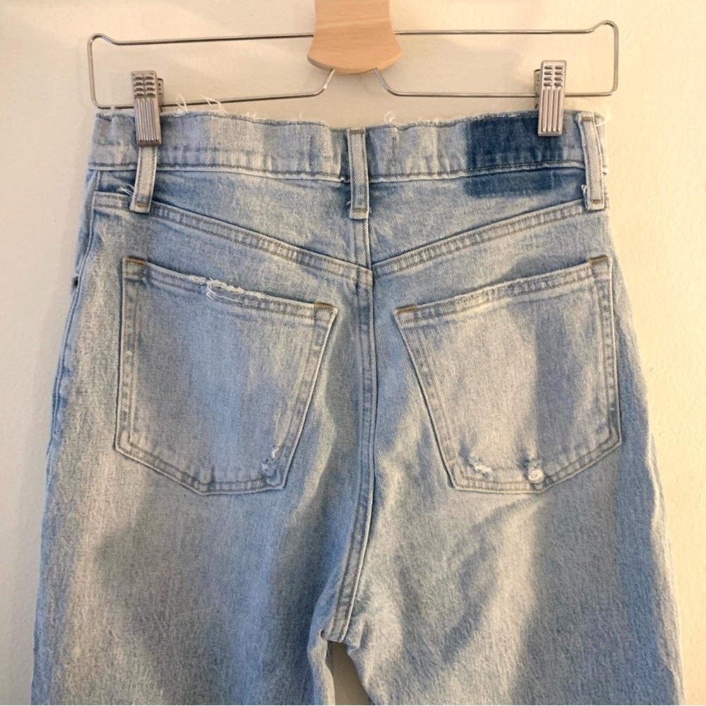 Alercrombie & Fitch Ultra High Rise 90s Straight Jean - Picture 5 of 9